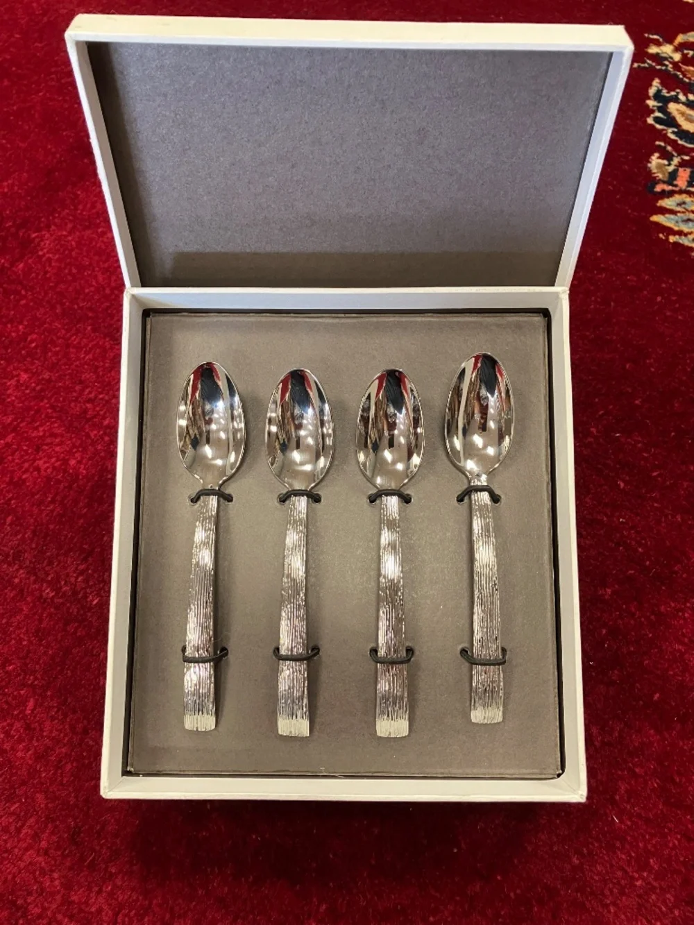 NEW Vintage 2005 Vera Wang VESTA Canape Spoon Set x 4